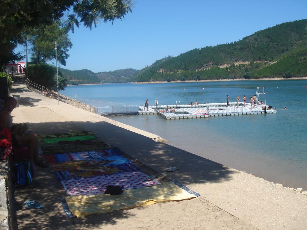 Vale De Garcia Al 5357 Villa Colos  Buitenkant foto